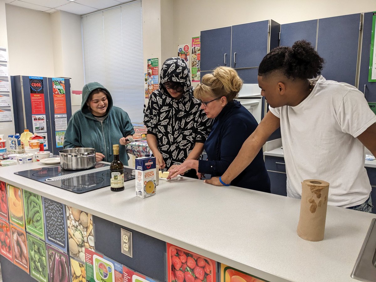 jp_educator's tweet photo. @MEPhillipsHS w/ Foods 2
✅ ServeSafe Certifications
✅ One pot Risotto
✅ NO TRACE LEFT https://t.co/4CjqXX3Hgg