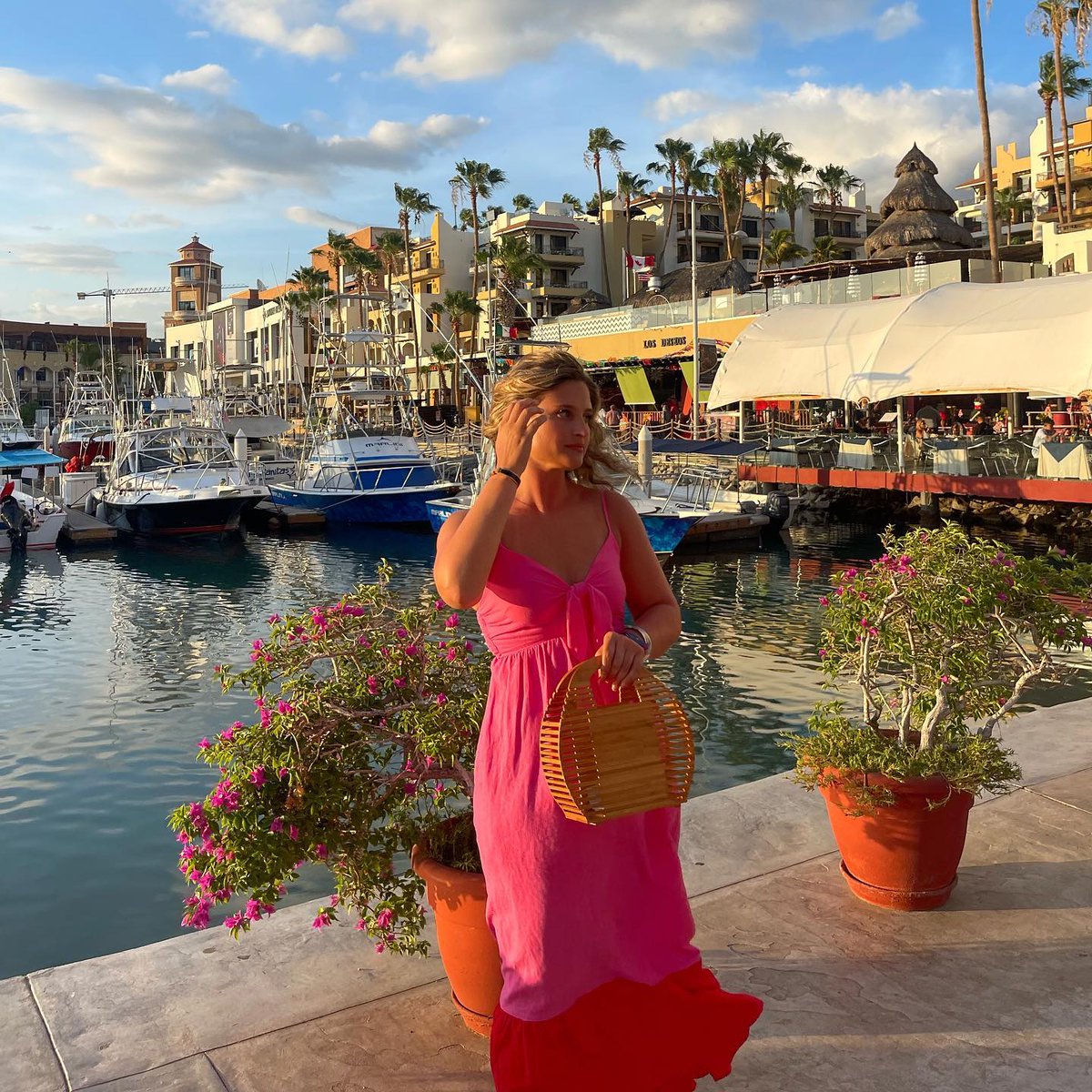 MarinaFiesta's tweet photo. Glowing in paradise! Happy First Day of Spring! ๐บ๐ท
๐ธ:@taydinapoli
#MarinaFiestaForALL #MGHCollection #VisitMexico #VisitLosCabos https://t.co/OmDpAbfQQJ