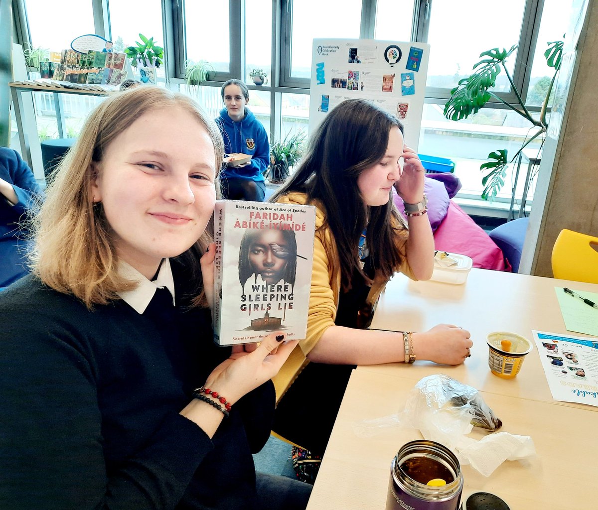BrechinHighLib's tweet image. Epic unboxing of some of our #ReadingSchoolsFund-ed book order this lunchtime, with much excited arm waving by the Reading Ambassadors! I really missed a chance by not filming it. 🤦🏼♀️
#Squeeeee #ReadingSchools #ProudToBeBrechin @scottishbktrust