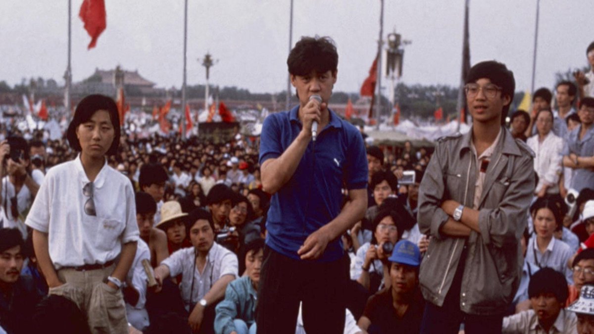 Before the #TiananmenSquareMassacre carried out by the coward criminal #CCP back in Jun 04, 1989, protesting students were all singing and dancing for days to show resistance, but CCP turned a deaf ear. Moment later the CCP brutally killed up to 10 thousands of these students.