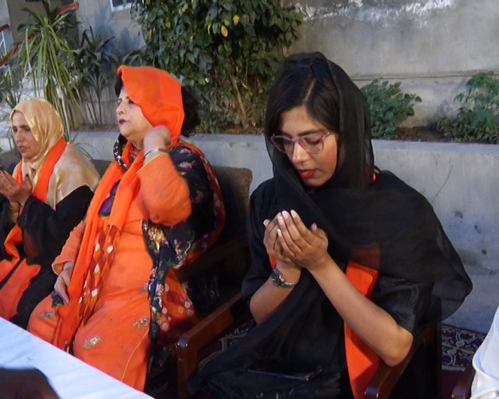 AsifExpressTv's tweet photo. رمضان المبارک کے ساتھ مسیحی برادری کے روزوں کے ایام بھی چل رہے ہیں ،آج لاہور کے ایک چرچ میں رواداری تحریک نے مسلمانوں اور مسیحی روزہ داروں کے لیے افطاری کا اہتمام کیا۔ ہندو اورسکھ برادری کے نمائندے بھی شریک ہوئے۔ https://t.co/Bi7y9cNZWn