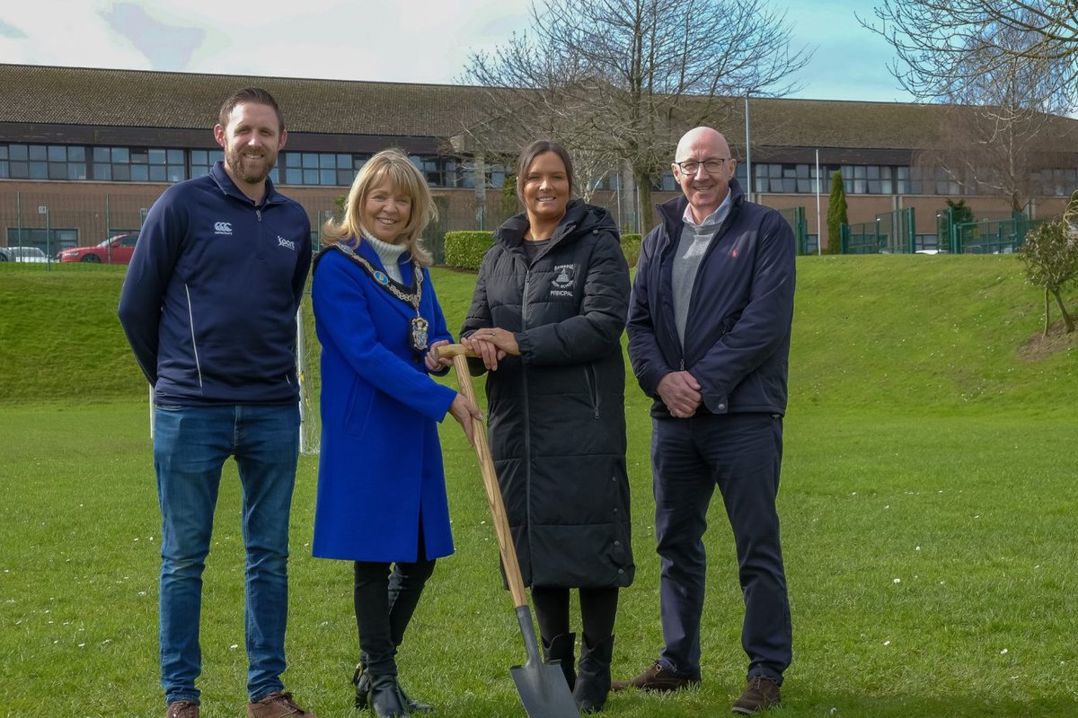👏 The 'Your School Your Club' investment programme continues to benefit local communities with a new 3G sports pitch at Banbridge High School! Investment from Sport NI & @abcb_council will see the wider area benefit from a new full size 3G synthetic pitch.
