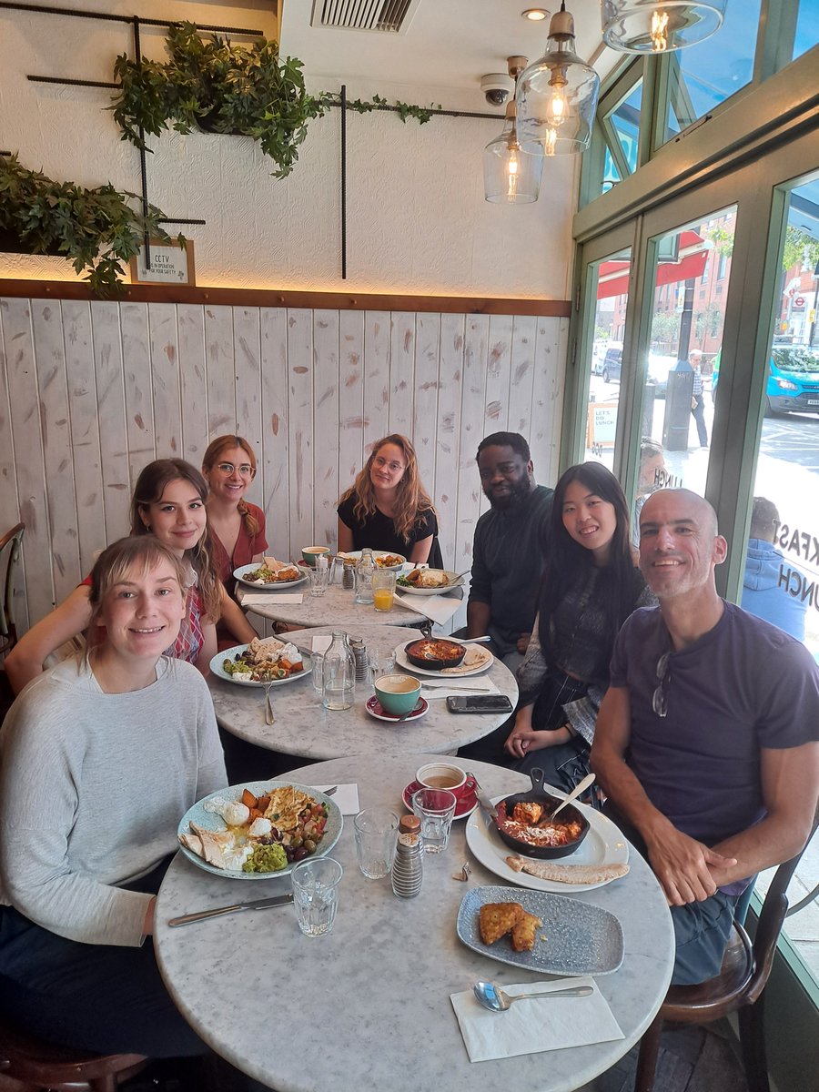 A couple of nice celebrations for the lab! We are welcoming back Janna who has returned for an RA position 🥳And we have been awarded funding from the Dunhill Medical Trust to study the epigenetics of brain immune ageing! 🧠🧬🧙‍♂️ @DunhillMedical @ImperialBrains @UKDRI