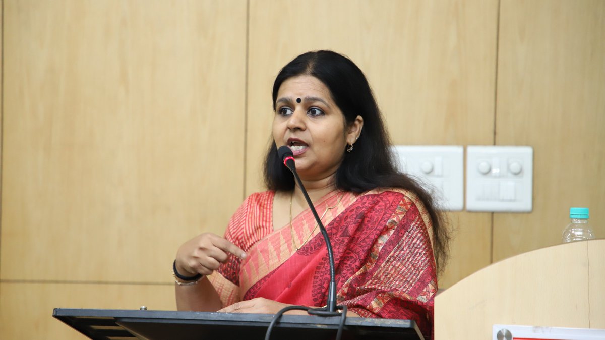 YadavShuchi's tweet photo. As Distinguished Speaker today on 'NEP2020: Role of ICT and Artificial Intelligence' at ICSSR sponsored National Seminar organized by Vivekananda Institute of Professional Studies, New Delhi. https://t.co/pjh4IxZhJG