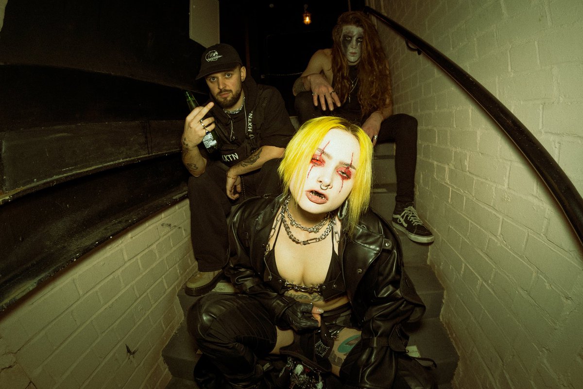 mimi_barks's tweet photo. Carnage at @KOKOCamden last night. 

Wouldn’t wanna share this moment with anybody else
𝖕𝖍𝖔𝖙𝖔𝖘 @chiaraceccaioni 
𝖉𝖊𝖈𝖐𝖘 @monti.colombi 
𝖉𝖗𝖚𝖒𝖘 @charlesevansdrums 
𝖑𝖎𝖌𝖍𝖙𝖘 @sickofant_ https://t.co/9GMlBvnLbZ