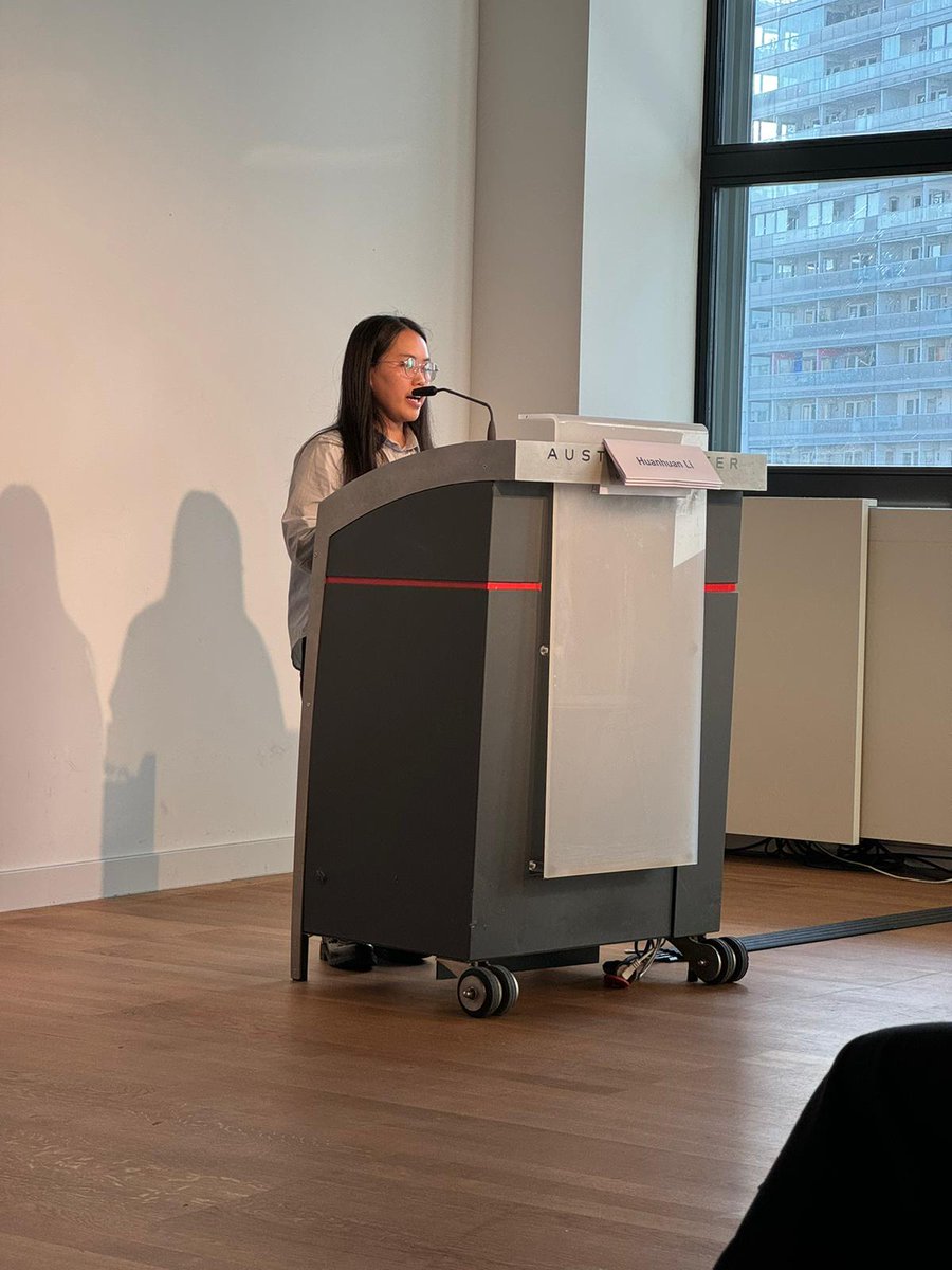 Great talk today from star PhD student @huanh_li at PBP in Vienna - Hydrogel-forming microneedles for enhanced delivery of HIV drugs @pharmacyatQUB #lovequb