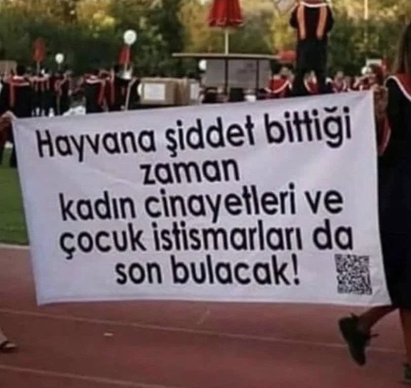 Hayvanlara yapılan her türlü kötülüğün karşısında durduğumuzda dediler ki bir köpek bir kedi için mi ? Demediler ki sıra bizlere çocuklarımıza geliyor ! 

Kapınızın çalınmasını beklemeyin en zayıf halka olan hayvanların yaşam hakkına da adaletine sahip çık

#CocukSusarSenSUSMA