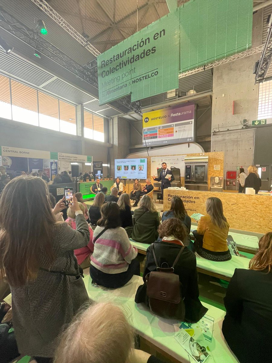 Acellec's tweet photo. Molt agraits aCarme Meléndez, d'@educaciocat, a Gemma Salvador de @salutcat, i a Froilán Salgado, de @fundesplai per partipar en la taula de diàleg organitzada amb @Rest_colectiva a @Hostelco. Reivindiquem el caracter educatiu del Tems de Migdia i busquem espais de coordinació. https://t.co/JJJINPhYiI