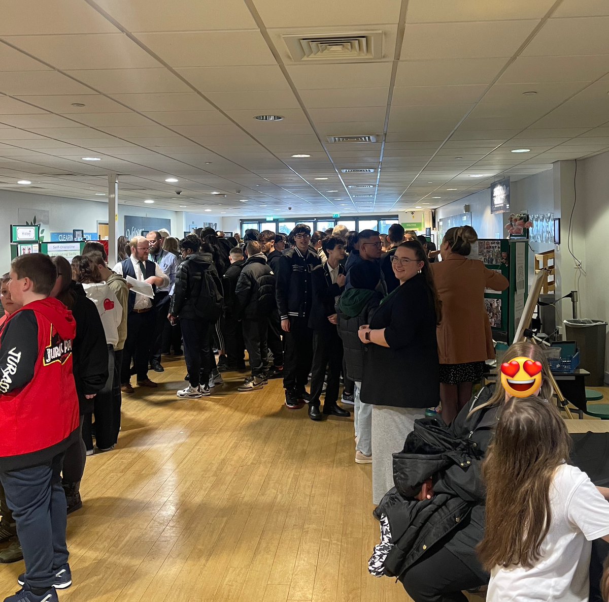 It’s packed! Thank you to our staff for their support and efforts in ensuring yet another #AmazingNUSA #Pathways Evening is an absolute success! We have #Integrity #Grit #Purpose 🗣️✨