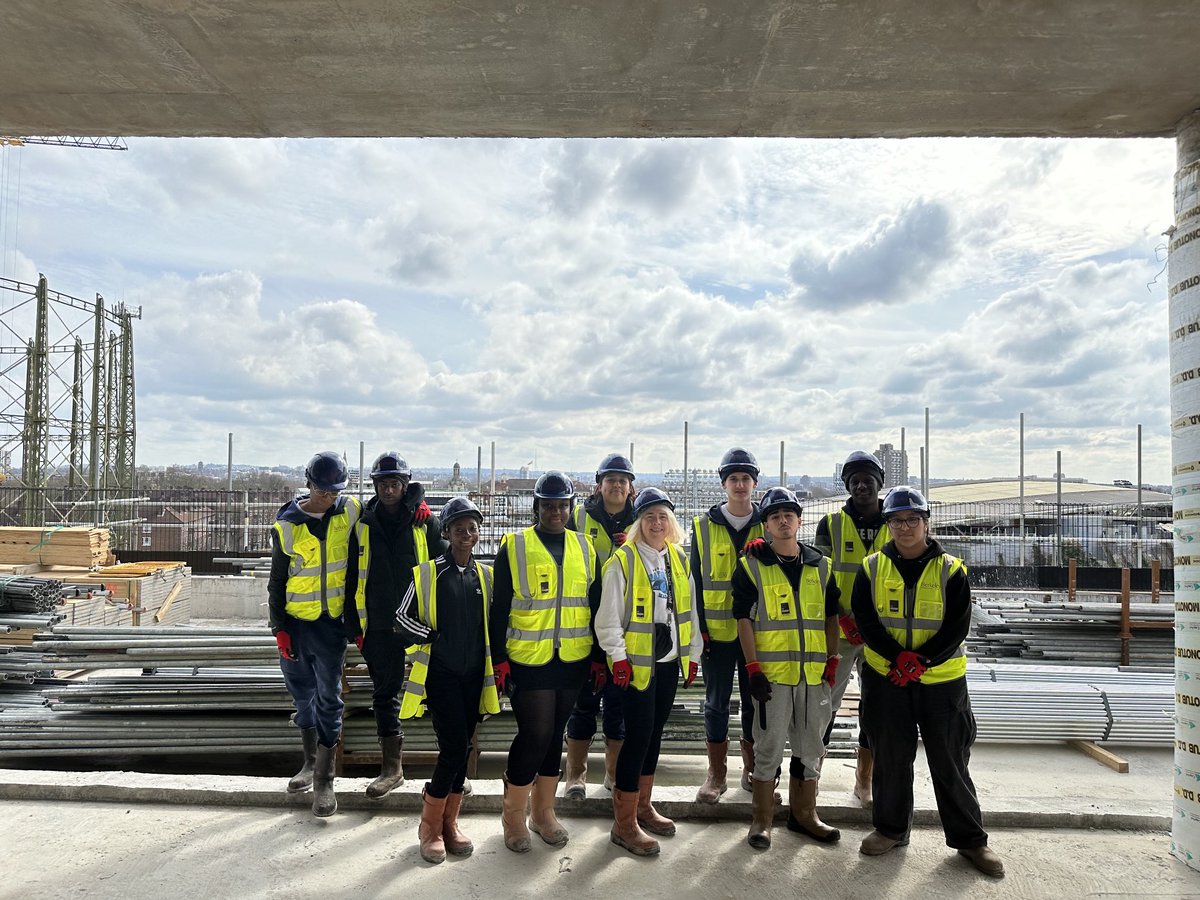 The T level Construction students learnt allot on their visit today to ⁦@BerkeleyGroupUK⁩ Oval Village project #skillsforlife