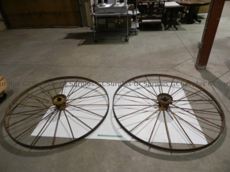 🔗: ow.ly/47ya50QXCsW Add a touch of #vintage charm to your garden with these authentic #antique wagon wheels. 🛞 They’re the perfect addition to a rustic decor! Place your bid on #GCSurplus and start your DIY project.