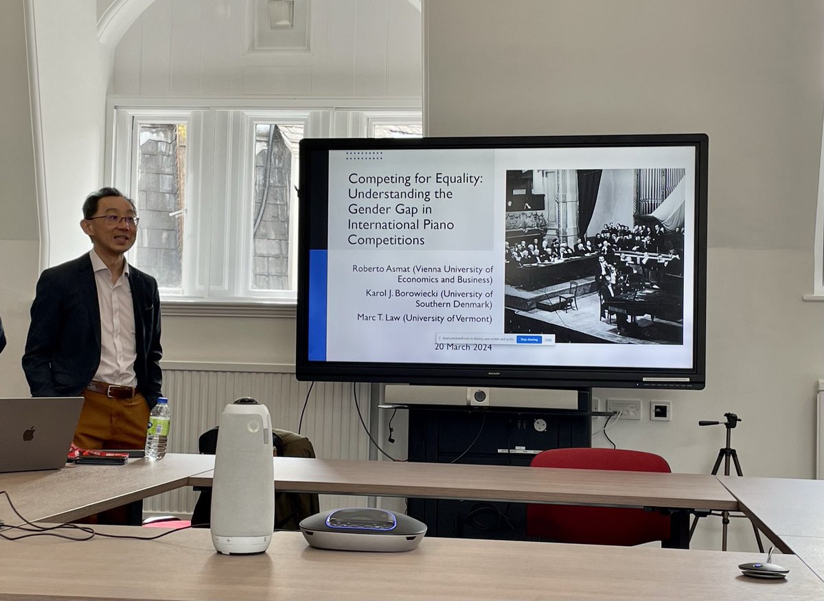 MarcLaw4's tweet photo. Today I presented my work (joint with @Arts_Econ and @Roberto_asmat on the gender gap in piano competitions at the Royal College of Music. Thanks to @DrGeorgeWaddell and @CPerfSci at @RCMLondon for hosting me and for the tour of their amazing facilities. https://t.co/6froAm9kQn