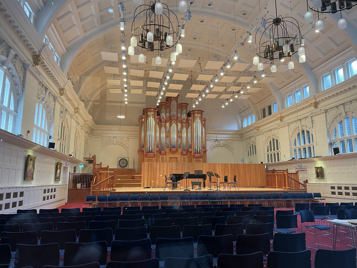 MarcLaw4's tweet photo. Today I presented my work (joint with @Arts_Econ and @Roberto_asmat on the gender gap in piano competitions at the Royal College of Music. Thanks to @DrGeorgeWaddell and @CPerfSci at @RCMLondon for hosting me and for the tour of their amazing facilities. https://t.co/6froAm9kQn