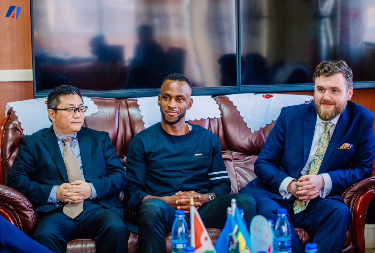 AKEZA Burundi (@akezanet) on Twitter photo 🔴 SCOOP : Le capitaine emblématique des <a href="/intambazacu/">Equipe Nationale de Football du Burundi</a> , <a href="/SBerahino/">Saido Berahino</a> est au pays. Celui qu’on surnomme #SB18, vient d’arriver au Burundi, pas pour le sport mais plutôt pour une visite d’affaires. Il est venu en compagnie d’une équipe de 4 hommes d’affaires, d’origine Anglaise, pour 🔴 SCOOP : Le capitaine emblématique des <a href="/intambazacu/">Equipe Nationale de Football du Burundi</a> , <a href="/SBerahino/">Saido Berahino</a> est au pays. Celui qu’on surnomme #SB18, vient d’arriver au Burundi, pas pour le sport mais plutôt pour une visite d’affaires. Il est venu en compagnie d’une équipe de 4 hommes d’affaires, d’origine Anglaise, pour