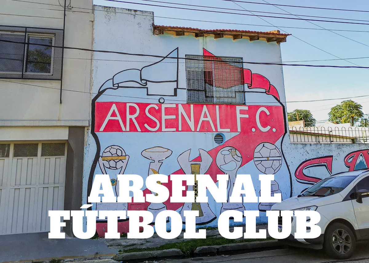 New: Words & Images: @groundspotters. It’s not only in London that “1-0 to the Arsenal” is a thing. Arsenal Fútbol Club started in 1957, borrowing the Gunners' colours in Sarandi, part of Buenos Aires. The rest is history for 'El Arse'. #afc 👇 terraceedition.com/home-haute/ars…