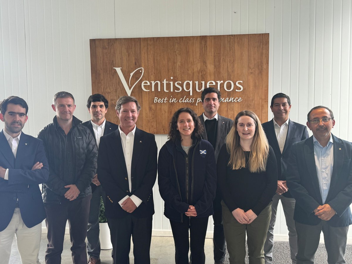 Rural Affairs Secretary @MairiGougeon has met with salmon producer Ventisqueros during her visit to Chile. They discussed their efforts to reach net zero, including establishing Chile's first salmon farm powered by 100% renewable energy, and their processing capabilities.