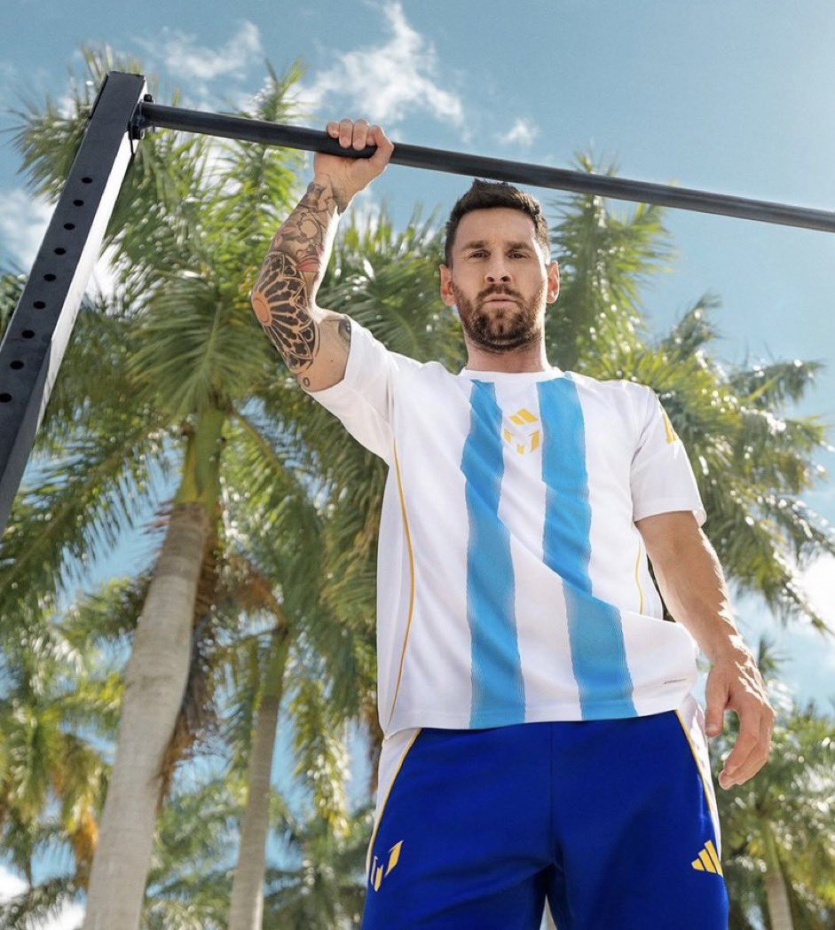 WeAreMessi's tweet photo. GOAT 🐐 https://t.co/IdqK4bz283