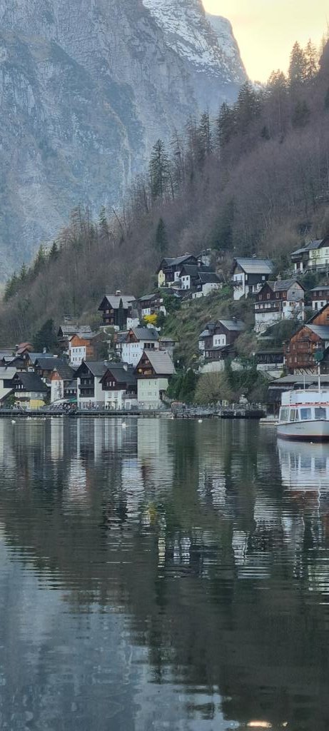 Leftisbetter79's tweet photo. What a day 🥳
#Austria #halstatt 🇦🇹 https://t.co/4JwNYnnz95