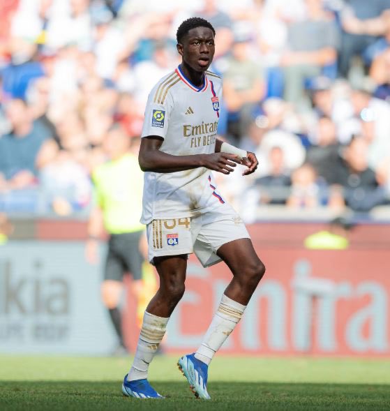 AHADI4's tweet image. عاجل ‼️ 

الاتحاد الفرنسي طلب من مدربي المنتخبات للفئات ما دون 21، عدم استدعاء اي لاعب قرر الصيام خلال شهر رمضان ورفض الإفطار، واذا تم الاستدعاء، يتم ابعاده.

- بسبب هذا القرار المجحف و التمييز الواضح، تم ابعاد الشاب محمد دياوارا لاعب ليون عن منتخب U-19 رغم استدعاءه.

والسبب؟ لان