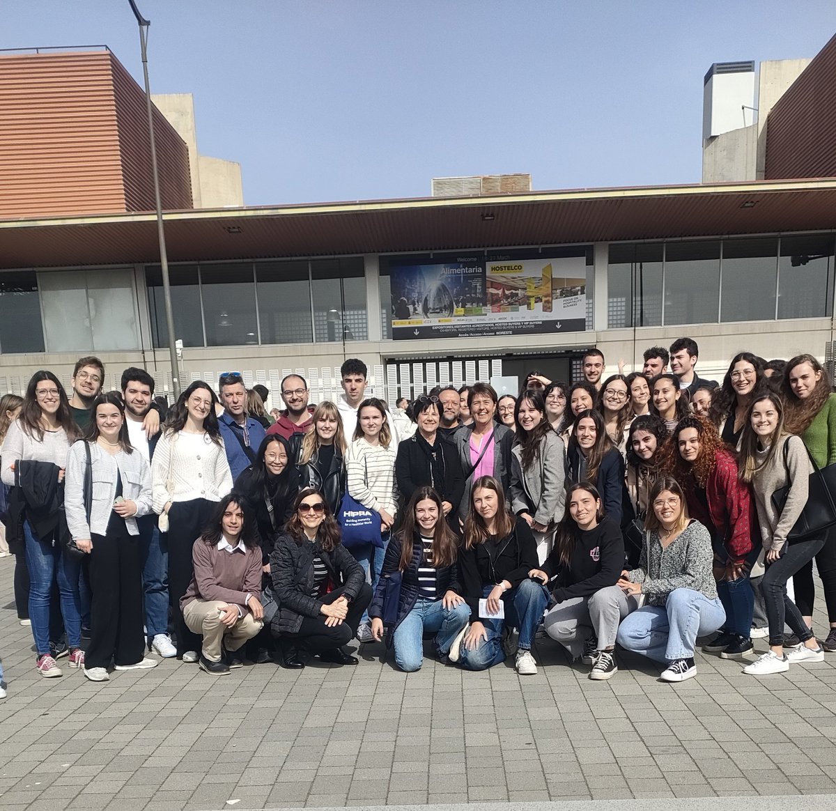 MonicaToldra's tweet photo. ✅ Visita a la Fira @AlimentariaBCN amb estudiants de 3r i 4t curs dels Graus en #InnovacióiSeguretatAlimentària #GINSA #EnginyeriaAgroalimentària #GEA i del Màster en #BiotecnologiaAlimentaria #BIOTECAL @UdGPolitecnica @univgirona
#FoodTech #Foodies #AprenEPS #ViuEPS https://t.co/gn9oBUPd0M