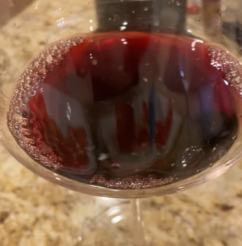 Le Bon Vin #inmyglass tweet media