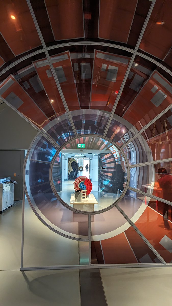 Adrien_Rossille's tweet photo. Aujourd'hui visite du #sciencegateway du @CERN à Genève ! 
Une sortie d'équipe #MaisonPoincaré @InHenriPoincare  très inspirante pour nos expositions et nos ateliers !
@Elodie7Christop @CERN_FR #CERN https://t.co/bjBHnuos4c