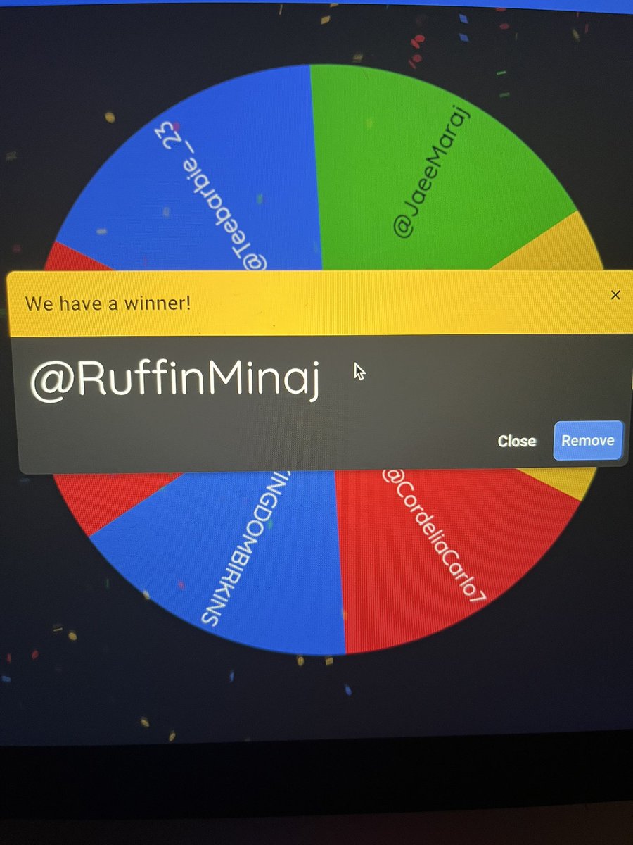 BadGirlChunLi's tweet image. .@RuffinMinaj Congratulations you have won my #PinkFriday2Perfume giveaway! Dm me to claim your prize. You can select the 1.7 oz or 3.4 oz bottle. 

Shoutout to the Barbz who provided their receipts showing they purchased PF2 physical copies, digital, and are seeing the Queen on