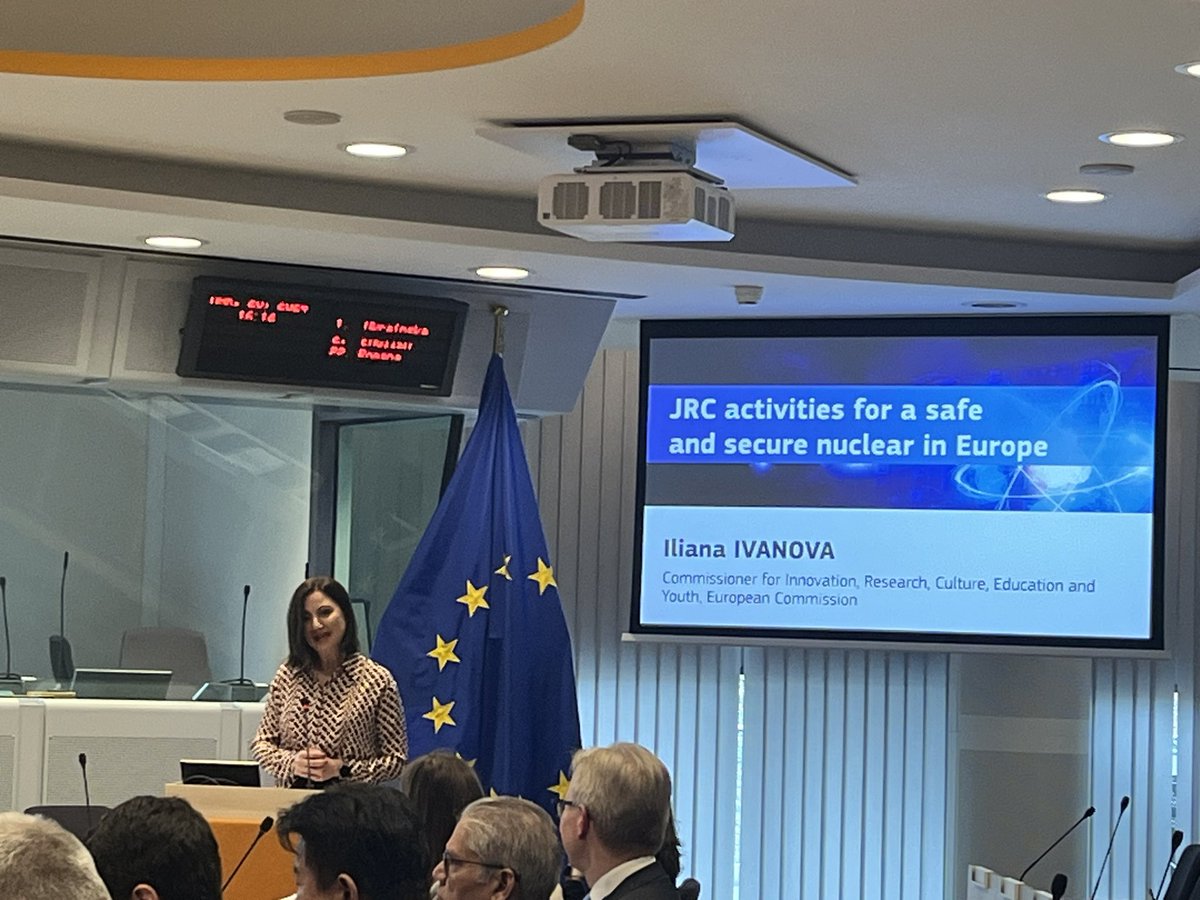 La Commissaire @Ili_Ivanova évoque le lancement récent par @EU_Commission de l’alliance industrielle pour les SMR. Une centaine de candidatures reçues à ce jour. Plus d’infos ici: 6/n single-market-economy.ec.europa.eu/industry/strat…