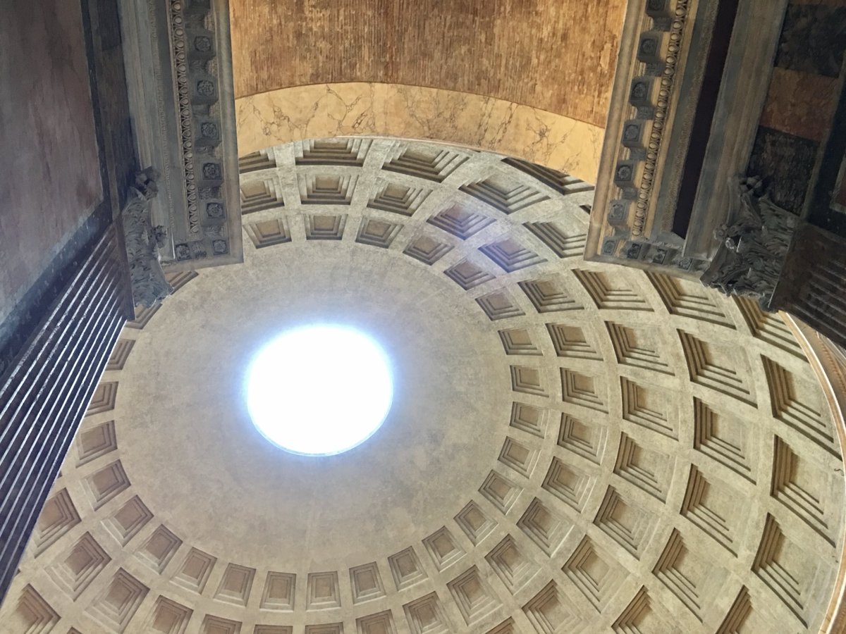 Entrare nel #Pantheon è sempre mozzafiato… #Roma 🤍 #Rome