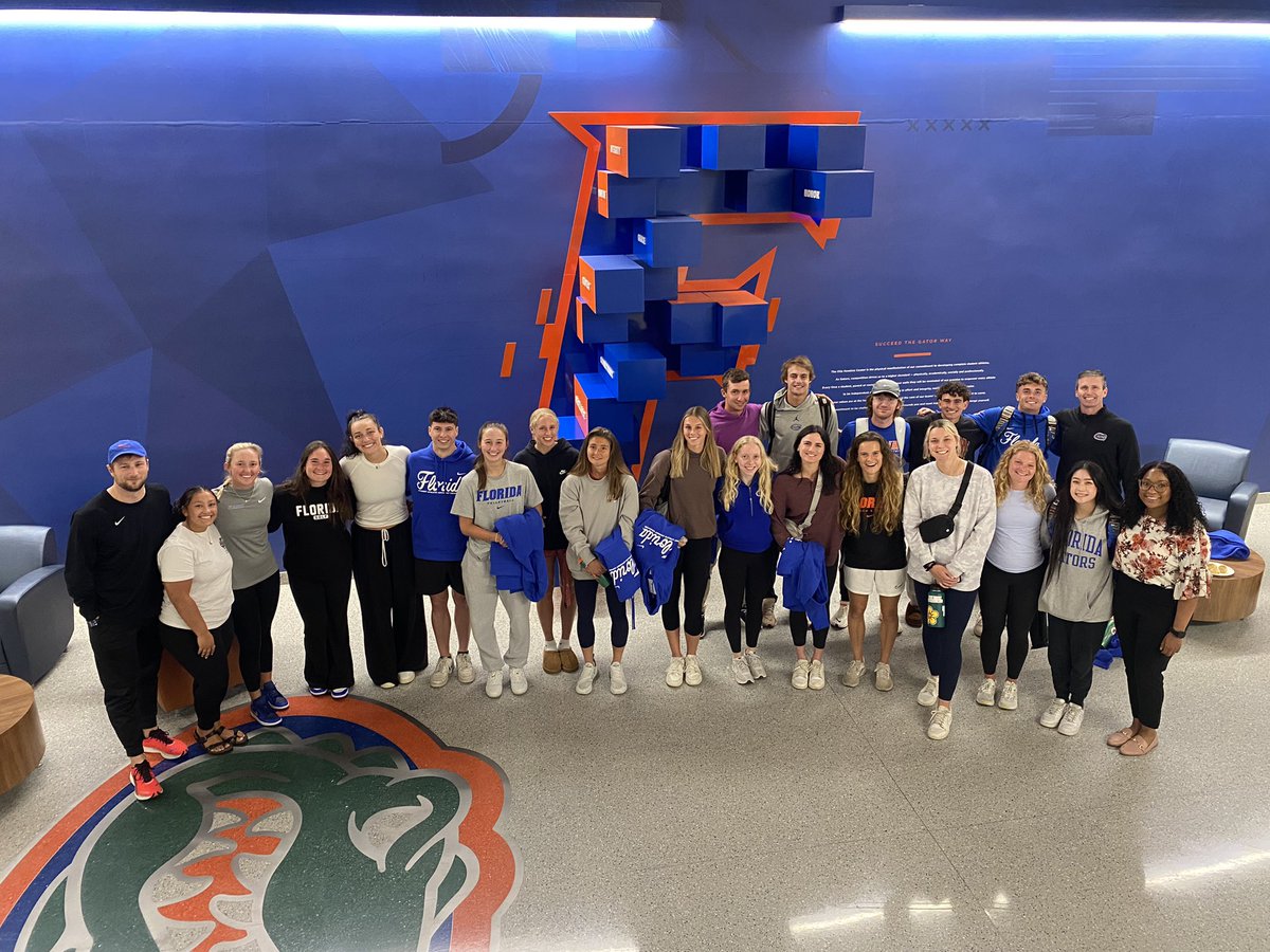 That’s a wrap🎬

Thank you to this year’s SAAC members! Through the leadership of the executive board and participation of team reps, this group helped enhanced the Gators student-athlete experience💙See you next time👋🐊