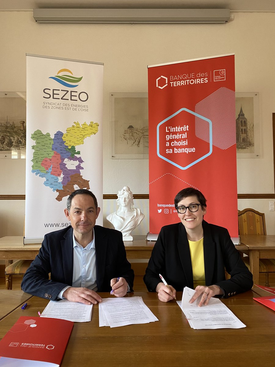 Olivier Camau (@bdt_htsdefrance) on Twitter photo 💡47 communes de la zone Est de l'#oise seront bientôt équipées d'éclairages #LED 🙌
La convention signée entre SEZEO et <a href="/BanqueDesTerr/">Banque des Territoires</a> permettra:
✅5 700 éclairages ➡️ LED
✅2 ans de travaux au lieu de 5
✅50% d'économies d'énergie !
Grâce à un financement Intracting de 2.3m€ 💡47 communes de la zone Est de l'#oise seront bientôt équipées d'éclairages #LED 🙌
La convention signée entre SEZEO et <a href="/BanqueDesTerr/">Banque des Territoires</a> permettra:
✅5 700 éclairages ➡️ LED
✅2 ans de travaux au lieu de 5
✅50% d'économies d'énergie !
Grâce à un financement Intracting de 2.3m€