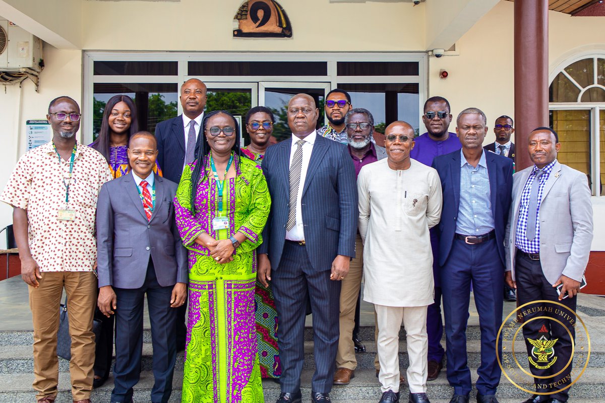 The newly inaugurated Governing Council of KNUST, led by the Chairperson, Kwasi Anin-Yeboah, Former Chief Justice of Ghana, earlier today paid a courtesy call on the Chancellor and Asantehene, Otumfuo Osei Tutu II, at the Manhyia Palace.