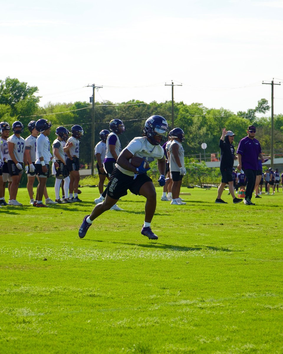 UMHB Football🏈 tweet media