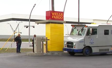 ARMORED CAR HEIST 🚨 | An armored car was robbed while refilling a Wells Fargo ATM around 9:51 a.m. Wednesday on the Northeast Side. READ MORE: bit.ly/3VqKkJl