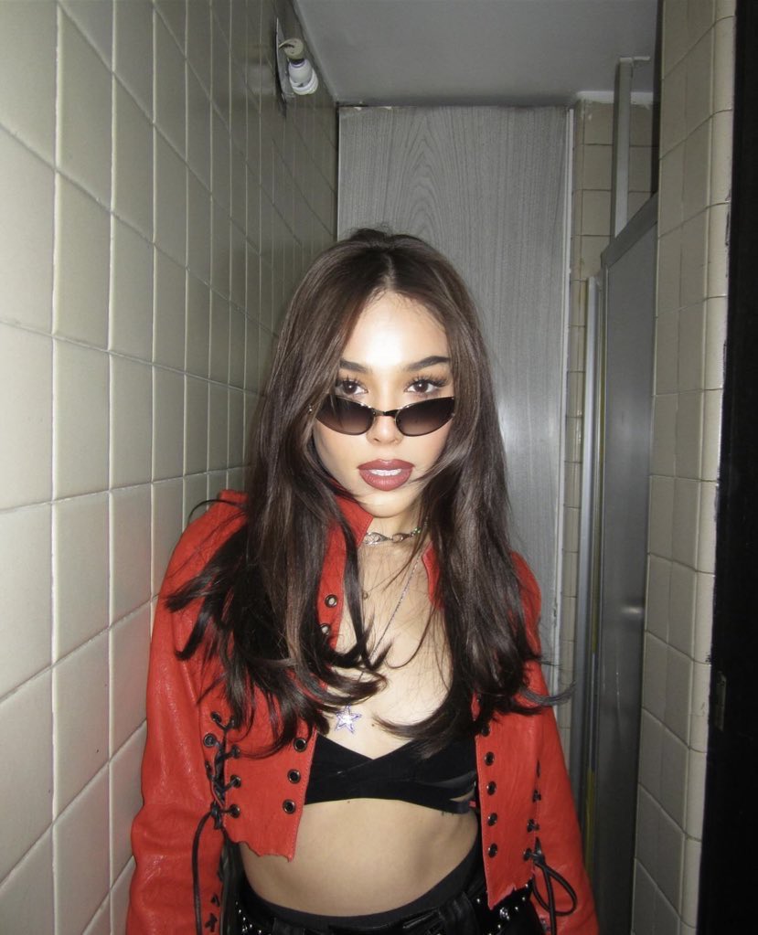 "Danna Paola":
Porque recientemente cambió su username a <a href="/dannajustdanna/">Danna</a>.