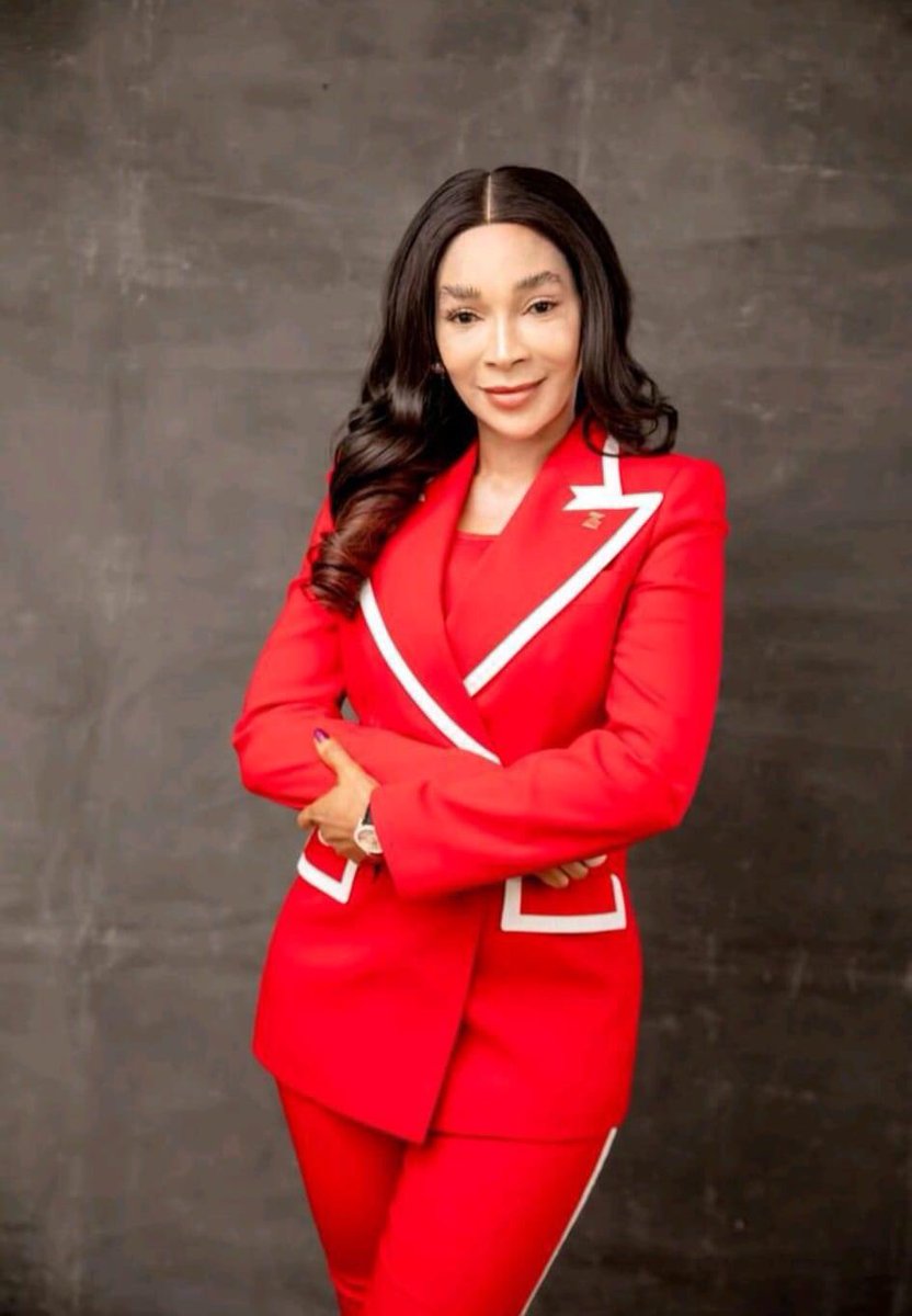 SisByHearty's tweet photo. About DR. ADAORA UMEOJI

Born 30th Dec, 1967 

(Zenith Banks New GMD/CEO)
Her profile will blow you away!!!!
First Degree
- University of Jos (Sociology)
- Accounting BSc
- Baze University (Law, LLB, 1st Class)
Masters Degree

Thread 1/5 https://t.co/IK7Vahhgcd