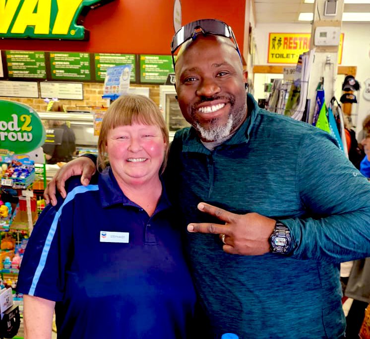 OPLRecaps's tweet photo. Sarge pulled up to a random Chevron in Seligman, Arizona on the way to The Grand Canyon @OnPatrolLive At the register, she said “You look like a guy I watch on TV!” The rest is history. What did @MikeGBryantJr buy? #SilverFox #Spotted #OPL #OPLR #Recaps #Route66 @JimmyJamz_x https://t.co/jX036tUwX0