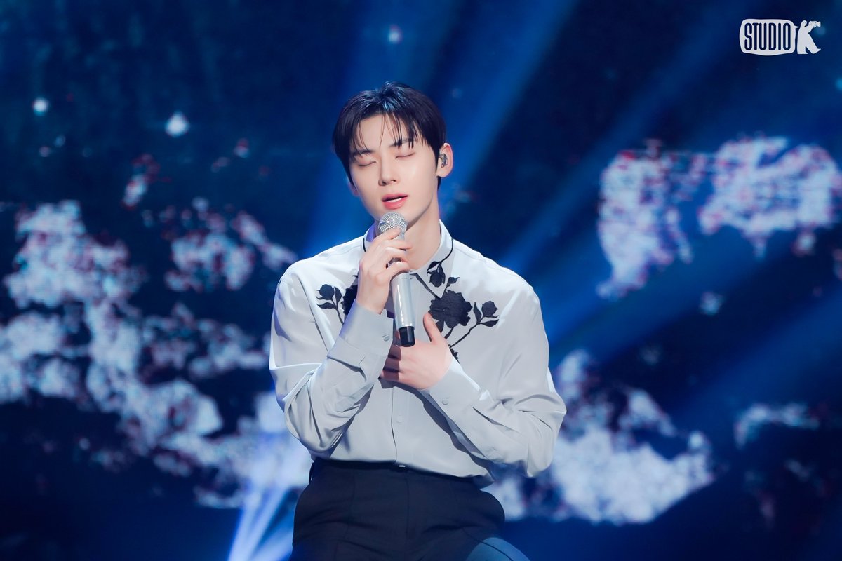 StudioK_twt's tweet photo. 🏦 뮤직뱅크 금고 털이 🏦
(Music Bank Behind Photo📸)

#황민현 (#HWANGMINHYUN)
뮤뱅 금고 OPEN✨
@MINHYUN_PLEDIS

#MusicBank #BehindPhoto #StudioK
#뮤직뱅크 #현장스틸 #뮤뱅 #금고털이 https://t.co/lRPYuXnKmT