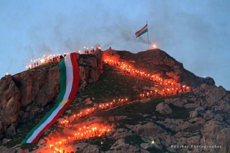 Happy Newroz, happy Kurdish New Year کونسوڵخانەی گشتی شانشینی هۆڵەندا پیرۆزبایی ساڵی نوێی کوردی و نەورۆزتان ئاراستە دەکات. #نەورۆز #نەورۆز_پیرۆز_بێت #KurdishNewYear #HappyNewroz #Newroz2024