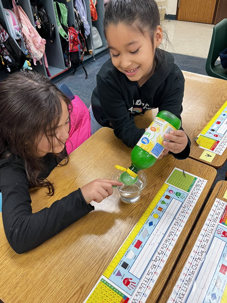 RufinoMendozaES's tweet image. 🍏 Our second graders are conducting an exciting Apple Science experiment for our science fair project! 🧪🔬 They&apos;re exploring which liquid will prevent the apple from turning brown. Stay tuned for their discoveries! 🍎 #ScienceFair #AppleScience
@CortezLupe1 @katy_anne_myers