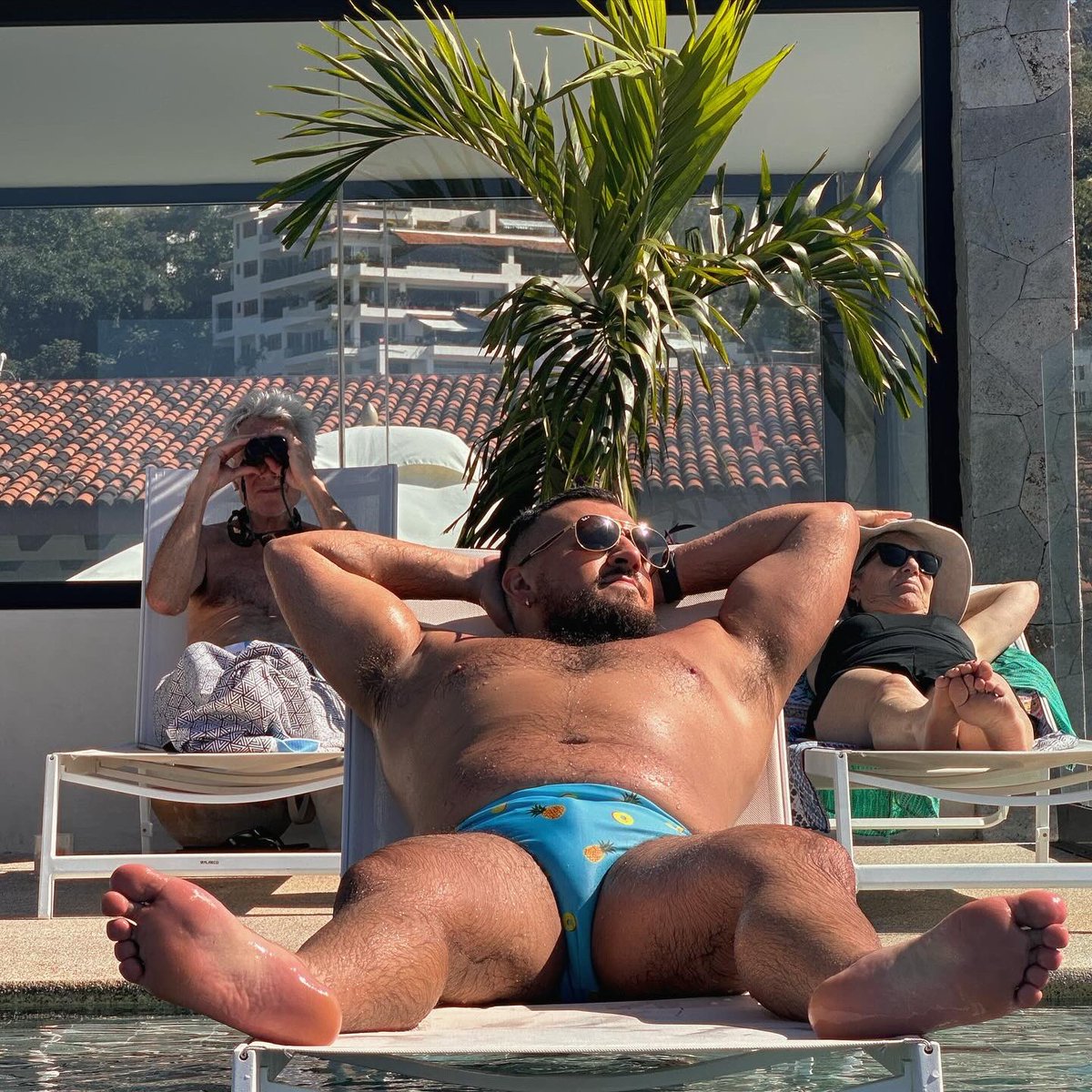 tu_favorito_habibi tweet media