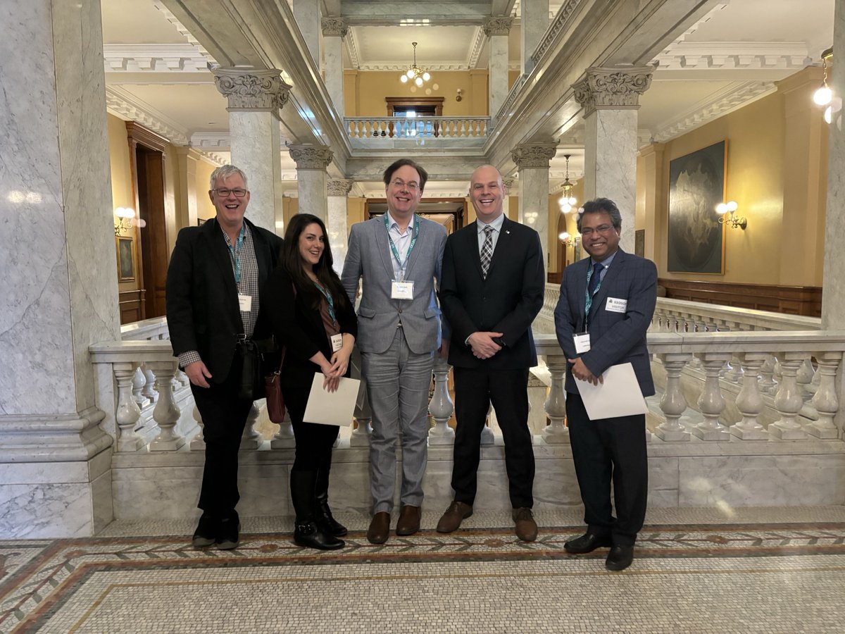Thanks for meeting with us @jamiewestndp and @JoelHardenONDP to talk about the value of Ontario universities to our economy, culture, and communities! #onpoli #onpse