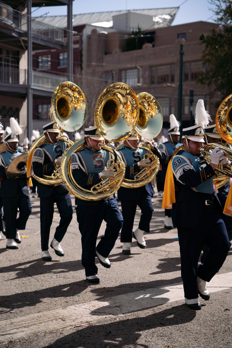 This year, Southern University's Marching Band, 'Human Jukebox,' used the SIGMA 70-200mm F2.8 DG DN OS | Sports to capture the Mardi Gras Parades in New Orleans. To learn more about this lens, visit bit.ly/sigma-70-200-a…