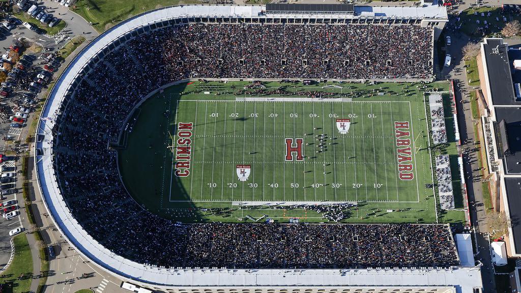 #AGTG After a great conversation with @Coach_Aurich I’m blessed to receive my 9th offer and 1st Ivy League offer from @HarvardFootball!!! @coach_craw @DAWGHZERECRUITS @David_Moore5 @SummervilleFB