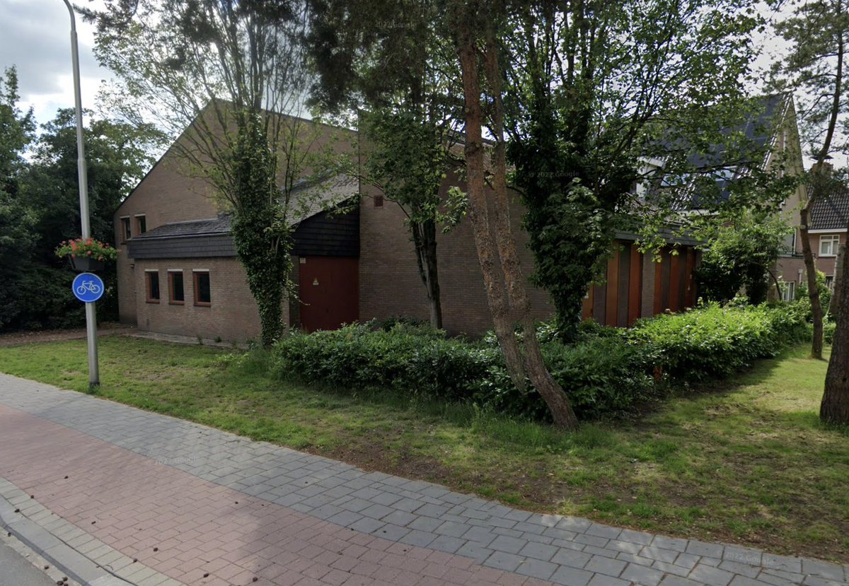 FrancineVelde's tweet image. Transformatorstation... deze past wel mooi in de omgeving. Zou je zo aan voorbij gaan :)  
Een stukje uitdaging voor andere transformatoren :) 

#transformator #huisjes #stations