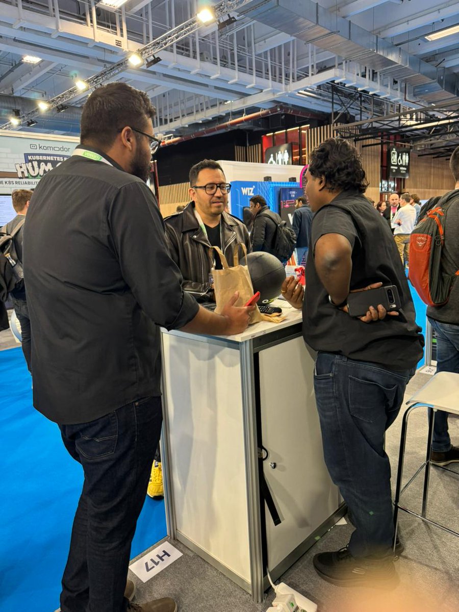 ozone_cloud's tweet photo. "AI for pipeline conversions that I can use right now? That's new" - The most common reaction we've gotten today with back-to-back demos at our booth!

Find out more &amp; take part in our giveaways and raffles, all happening at booth #H17! 

#KubeCon #CloudNativeCon @CloudNativeFdn https://t.co/WAxAIjAF4V