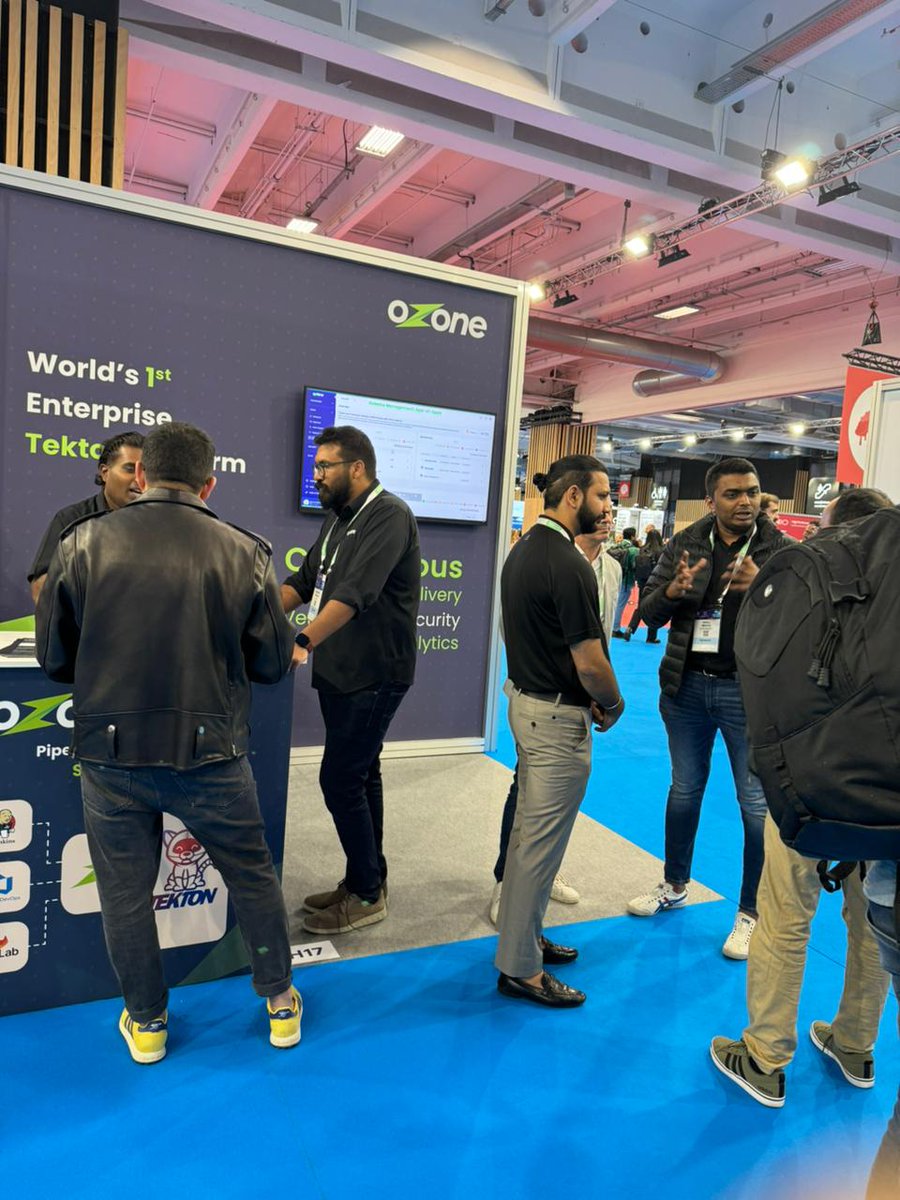 ozone_cloud's tweet photo. "AI for pipeline conversions that I can use right now? That's new" - The most common reaction we've gotten today with back-to-back demos at our booth!

Find out more &amp; take part in our giveaways and raffles, all happening at booth #H17! 

#KubeCon #CloudNativeCon @CloudNativeFdn https://t.co/WAxAIjAF4V