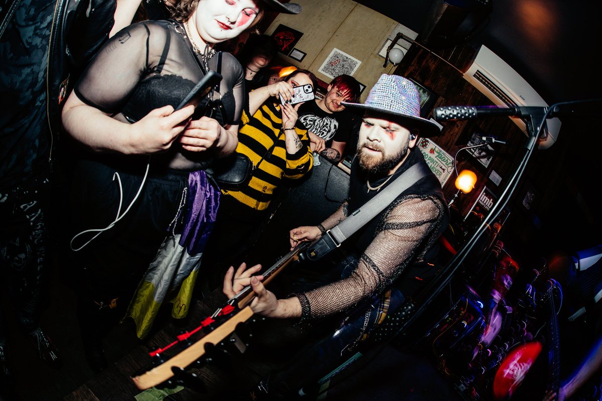 AS SIRENS FALL tweet media