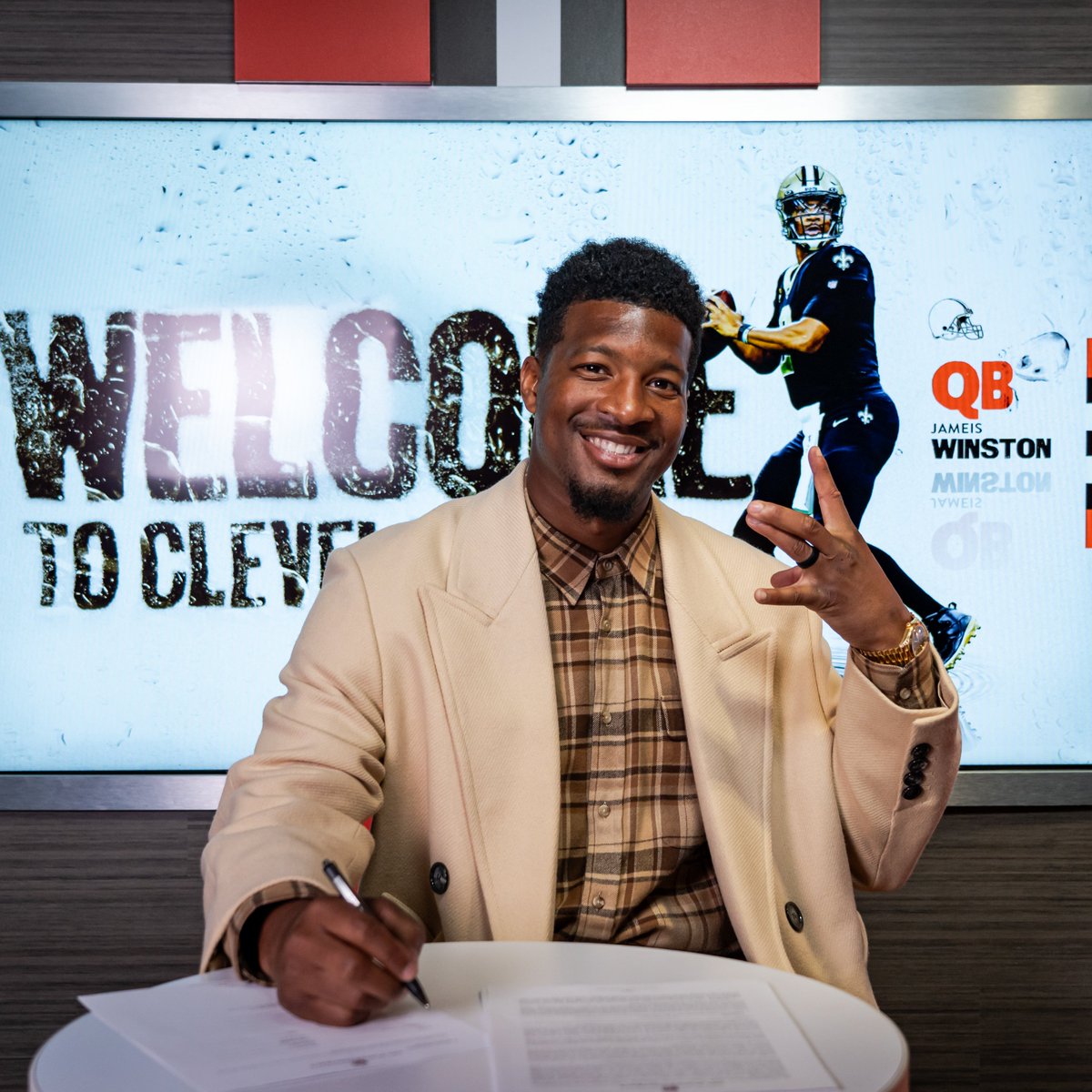 Browns's tweet photo. Drop a W in the replies ⤵️ https://t.co/s63lp0oqWo