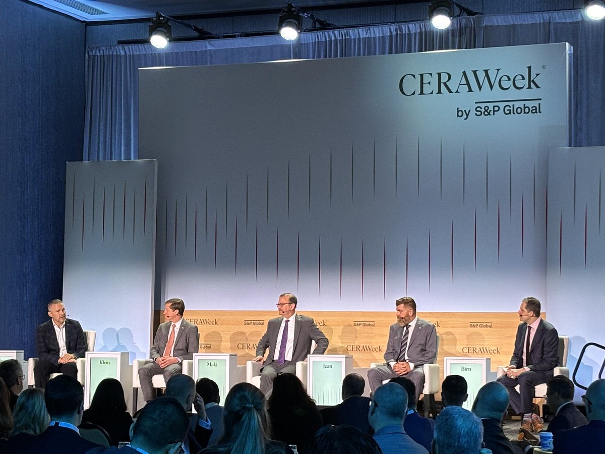 How to grow jobs, achieve climate goals, and meet global energy needs? Productive talk on public-private partners, Indigenous talent, and expanding carbon capture and LNG with @PathwaysNetZero, @lngcanada #TransMountain Corp, Min. Brian Jean @YourAlberta, @KevinBirn #CERAWeek ‘24